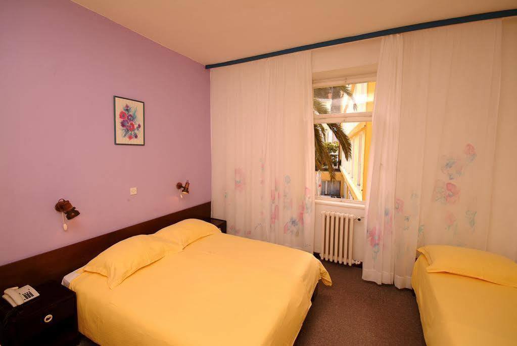 Hotel Istra Rab Town Exterior foto